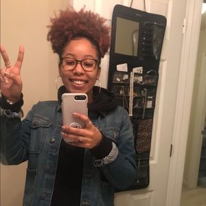 Meet your Posher, Lierra